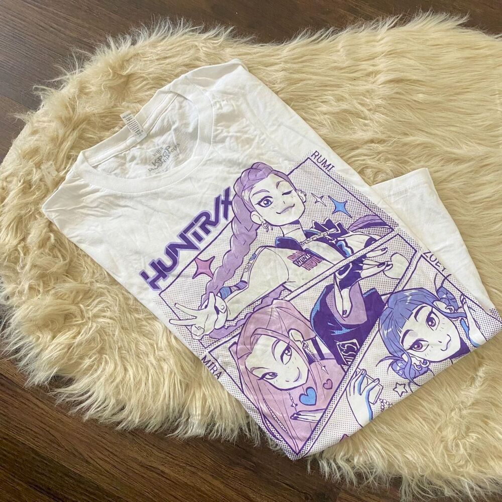 Netflix New unworn Kpop Demon Hunters Panel Art Huntrix T-Shirt Size L Cotton